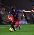 Fermin Lopez (no chão) recebe a marcação dos atleticanos Nicolas Gonzalez e  Lenglet  Foto: Denis Doyle/Getty Images / Jogada10