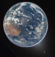 O astronauta da Nasa e comandante da Artemis 2, Reid Wiseman, fez esta imagem da Terra pela janela da nave Orion  Foto: NASA/Reid Wiseman / BBC News Brasil
