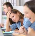 Nem sempre a inveja é explícita, alguns sinais passam despercebidos, mas não deveriam  Foto: Shutterstock / João Bidu