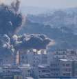 Coluna de fumaça se eleva após um bombardeio israelense em Tyr, no Líbano, nesta quarta-feira, 8 de abril de 2026.  Foto: © Reuters/Adnan Abidi / RFI