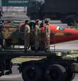 Militares paquistaneses exibem míssil com capacidade nuclear em Islamabad  Foto: AFP via Getty Images / BBC News Brasil