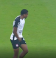 Jogador do Corinthians é expulso por gesto obsceno em clássico com Palmeiras  Foto: Reprodução/Redes Sociais