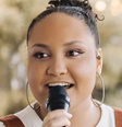 Cantora gospel Carolina Beatriz morre aos 21 anos após acidente em parque  Foto: The Music Journal
