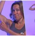 Cristina Ponce, instrutora de Pilates: 'Essa é a rotina de exercícios simples e rápidos para tonificar os braços e acabar com a flacidez'.  Foto: Reprodução, TikTok @rositalongevity.es / Purepeople