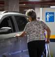 A credencial para as vagas de estacionamento reservadas às pessoas com 60 anos ou mais é obrigatória  Foto: Divulgação/Gov do DF
