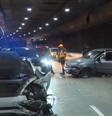 A via permanecia congestionada até depois das 7h desta segunda-feira, 13  Foto: Reprodução/TV Globo