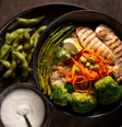 Comer proteína em excesso faz mal? Especialista explica os riscos   Foto: Freepik