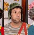 Anne Hathaway (Chiquinha), Adam Sandler (Chaves) e Meryl Streep (Bruxa do 71): uma versão improvável e divertida do seriado  Foto: Reproduções