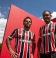 Jogadores estreiam nova camisa 2 do São Paulo diante do O’Higgins, do Chile, no Morumbis  Foto: Divulgação/São Paulo