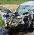 Carro de reportagem da Band minas ficou destruído após colisão com caminhão  Foto: Divulgação/CBMMG