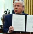 Donald Trump aplica novas tarifas de 25% contra o Brasil  Foto: AFP