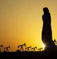 Existem mais de 30 campos de petróleo supergigantes ao redor do Golfo Pérsico  Foto: Getty Images / BBC News Brasil