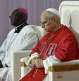 O Papa Leão XIV visita o Santuário Mariano de Mama Muxima, em Angola, um dos mais importantes locais de peregrinação do país, onde se une aos fiéis na oração do Rosário em 19 de abril de 2026, em Muxima, Angola  Foto: Simone Risoluti - Vatican Media via Vatican Pool/Getty Images