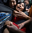 Foto da família sendo separada pelo ICE ganha prêmio  Foto: Carol Guzy/ZUMA Press, iWitness, para Miami Herald