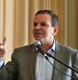 Paes pontua mais em cenários de primeiro turno sem a presença de Garotinho. Nas amostras sem o nome do ex-governador, o ex-prefeito registra de 39% a 40%  Foto: Tânia Rego/Agência Brasil