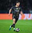  Foto: Franco Arland/Getty Images - Legenda: Achraf Hakimi sofreu uma lesão muscular na coxa direita nos minutos finais da vitória por 5 a 4 sobre o Bayern / Jogada10