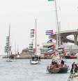 Os barcos de uma nova frota humanitária com destino à Faixa de Gaza partem do Port Vell, em Barcelona, em abril de 2026.  Foto: AFP - JOSEP LAGO / RFI