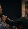 Soldier Boy (Jensen Ackles) segura Malchemichal (Misha Collins) em cena de 'The Boys' Foto: Amazon MGM/Divulgação / Estadão