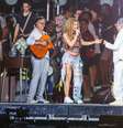 Shakira e Maria Bethânia participam de passagem de som no palco do megashow em Copacabana  Foto: Dilson Silva/Agnews