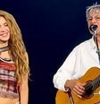 Shakira e Caetano Veloso em ensaio na Praia de Copacabana  Foto: Reprodução/Instagram