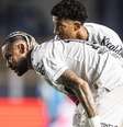 Robinho Jr e Neymar tem uma relação de “padrinho e apadrinhado” –  Foto: Raul Baretta/ Santos / Jogada10