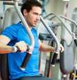 Execução correta vale mais do que excesso de carga na musculação e pode acelerar resultados  Foto: Shutterstock / Sport Life