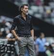 Eduardo Domínguez está pressionado no Atlético - Foto: Pedro Souza/Atlético / Jogada10