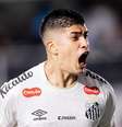 Adonis Frías comemora o segundo gol na Vila –  Foto: Raul Baretta/Santos / Jogada10