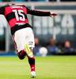 Carrascal comemora. Foi dele o gol da vitória do Flamengo.  Foto: Gilvan de Souza / Flamengo / Jogada10