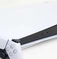 Executivo da Sony sugere que, sem conteúdo, PlayStation é apenas uma "caixa de plástico"  Foto: Reprodução / Girts Ragelis / iStock