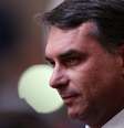 Flavio Bolsonaro, de perfil  Foto: Reuters / BBC News Brasil