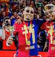 Lamine Yamal ao lado do brasileiro Raphinha na comemoração do título do Barcelona - Reprodução Foto: Jogada10