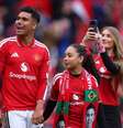 Foto: Molly Darlington/Getty Images - Legenda: Brasileiro recebeu carinho dos fãs, se emocionou e agradeceu apoio durante passagem pelo clube / Jogada10