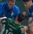Ramon Sosa deixa o campo machucado em jogo contra o Cruzeiro Foto: Reprodução/SporTV