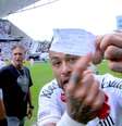 Neymar mostra papel de substituição   Foto: Reprodução/Premiere