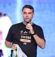 Senador e pré-candidato à Presidência da República pelo PL, Flávio Bolsonaro durante o lançamento da pré-campanha ao Senado Federal do ex-secretário de Segurança Pública, Guilherme Derrite (PP), no Royal Palm Plaza Hotel, em Campinas, nesta sexta-feira, 15 de maio de 2026.  Foto: MARINA UEZIMA/AGÊNCIA O DIA/ESTADÃO CONTEÚDO