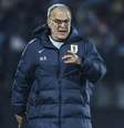 Marcelo Bielsa durante jogo da seleção do Uruguai nas Eliminatórias para a Copa de 2026 –  Foto: Ernesto Ryan/Getty Images / Jogada10