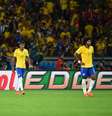 David Luiz, Ramires, Luiz Gustavo e Dante, do Brasil, demonstram desânimo após sofrerem um gol durante a partida entre Brasil e Alemanha na Copa 2014 - Foto: Laurence Griffiths/Getty Images / Jogada10