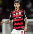 Carrascal utilizou as redes sociais para pedir desculpas ao torcedor do Flamengo –  Foto: Reprodução / Jogada10