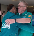 Neymar abraça Ancelotti  Foto: Reprodução/Instagram
