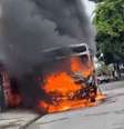 nibus incendiado no Recife.  Foto: Reprodução/Redes sociais / Portal de Prefeitura