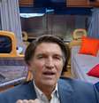 O ator Jim Caviezel, que interpreta Bolsonaro, ficou em um dos motorhomes nas locações de 'Dark Horse'  Foto: Sala de TV / Reprodução