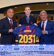 Anthony Gordon marcou dez gols na atual edição da Champions League - Foto: Divulgação/Barcelona / Jogada10