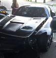 Carro de luxo é encontrado abandonado após bater em árvore no Espírito Santo  Foto: Reprodução/TV Globo