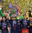 Marquinhos levantou o troféu de campeão da Liga dos Campeões pelo PSG  Foto: Carl Recine / Getty Images