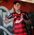 Pulgar foi contratado pelo Flamengo em 2022 Foto: Gilvan de Souza/Flamengo