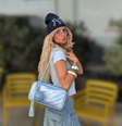 Os novos tênis da Adidas na cor 'aquamarine' superaram os Samba em tudo: são mais bonitos, feitos de couro e trazem aquele design retrô que fica perfeito com jorts ou vestido. Foto: Reprodução/Instagram, @irisloveunicorns - Edited with Chat GPT / Purepeople