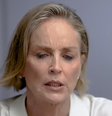 Sharon Stone em entrevista Foto: Reprodução/CBS