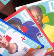 Figurinhas da Copa comprada nos EUA têm a borda com as cores da bandeira do país  Foto: Reprodução/Instagram