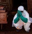 Profissionais de saúde estão na linha de frente das tentativas de conter o atual surto de Ebola  Foto: Getty Images / BBC News Brasil